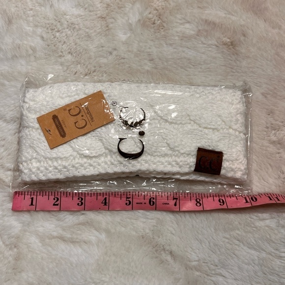 C.C fuzzy lining white headband - Picture 2 of 4